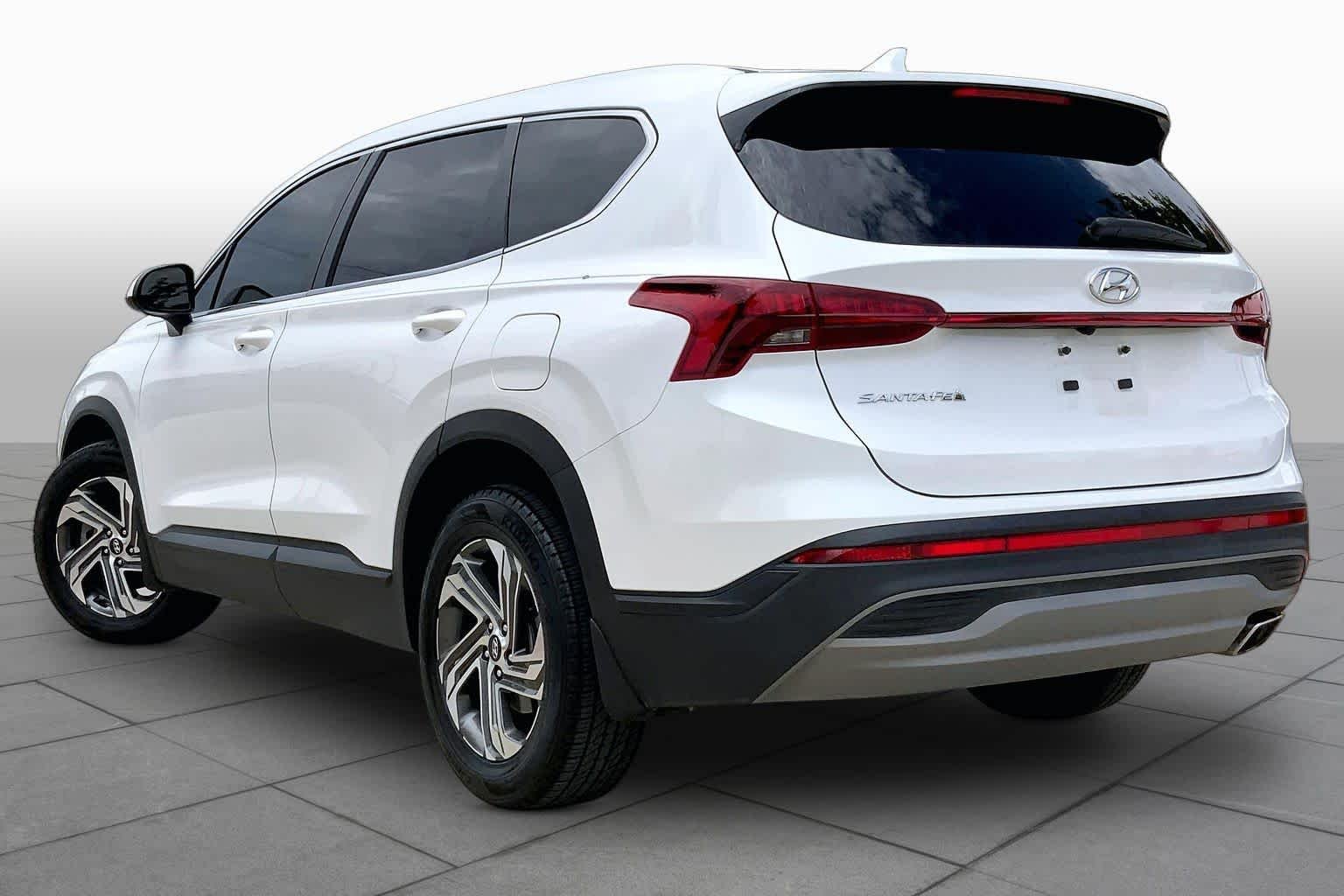 Used 2021 Quartz White Hyundai SE image 11