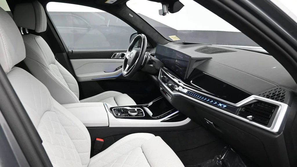 2023 BMW X7 40i - Photo 2