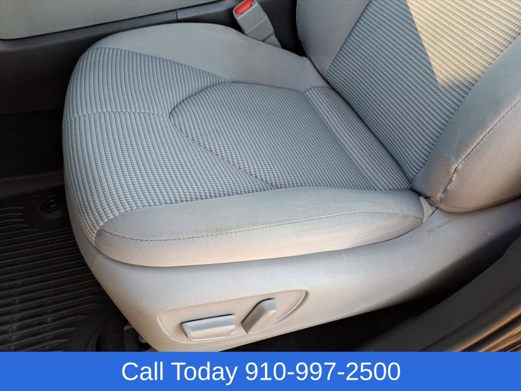 Used 2022 Black Toyota L image 10