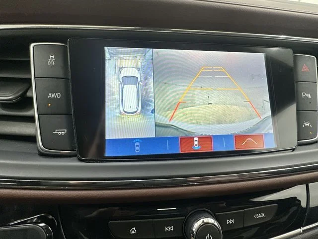Used 2018 White Buick Avenir image 25