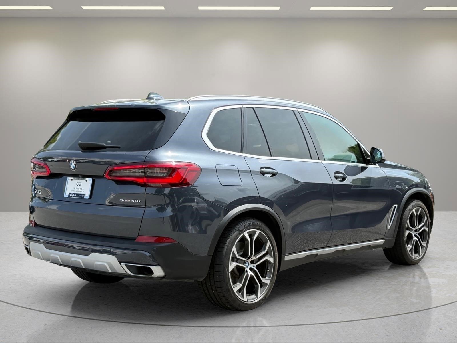 Used 2020 Arctic Gray Metallic BMW sDrive40i image 5
