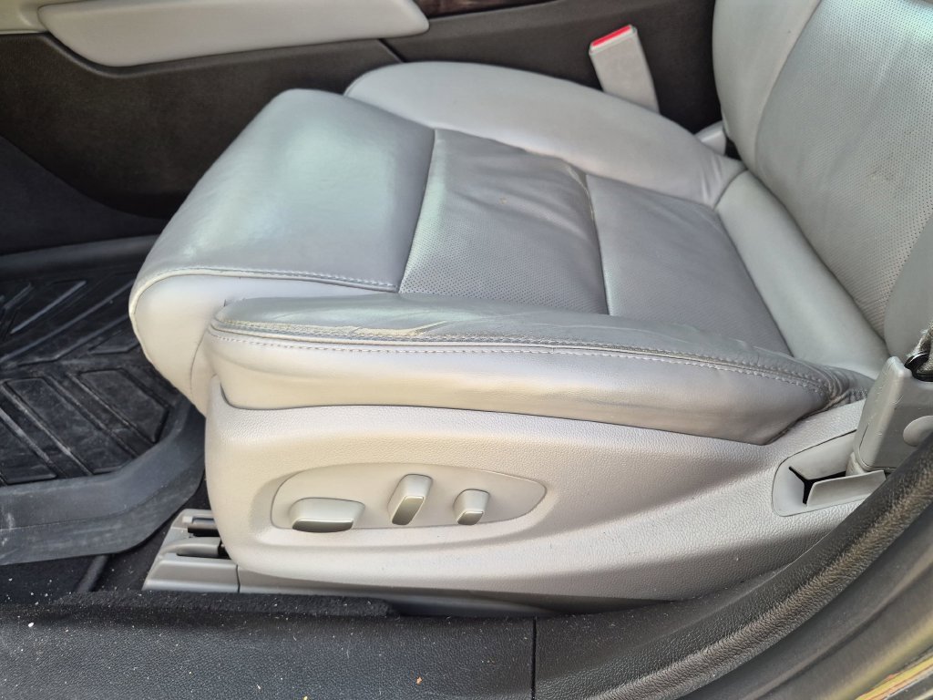 Used 2016 Gray Cadillac Luxury image 17