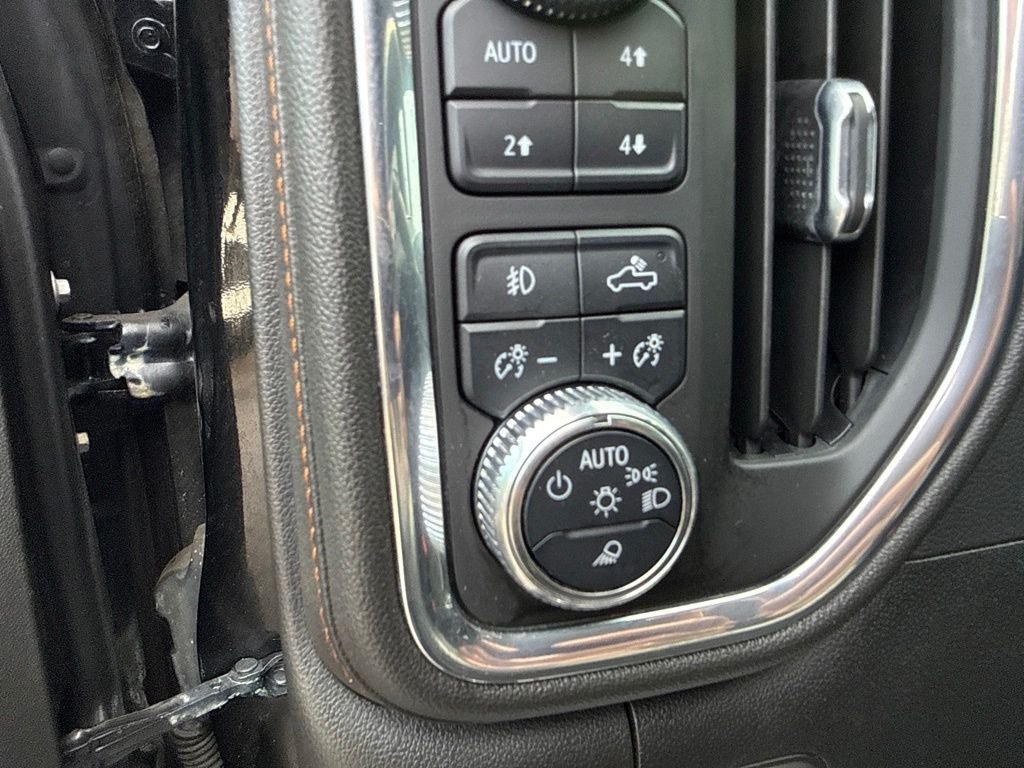 Used 2021 Black GMC AT4 image 26