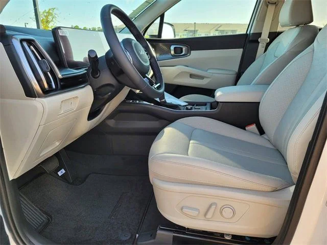 2025 Kia Sorento S - Photo 6
