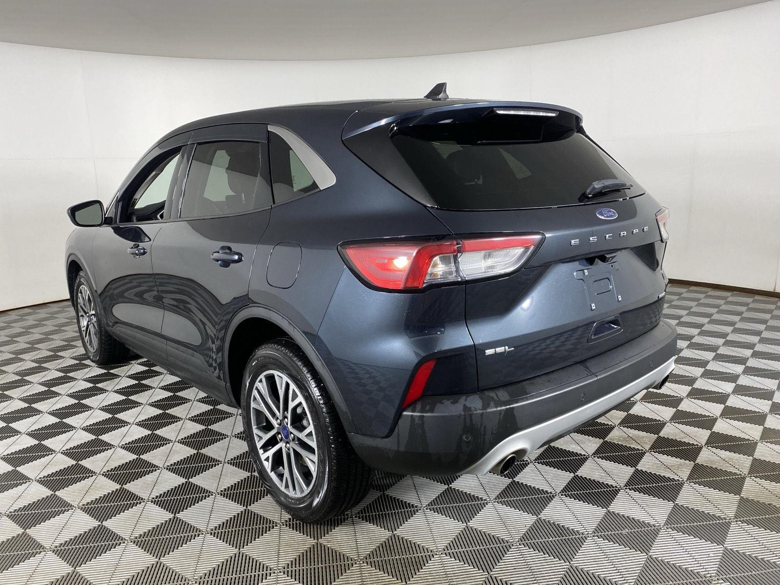 Used 2022 Stone Blue Ford SEL image 8