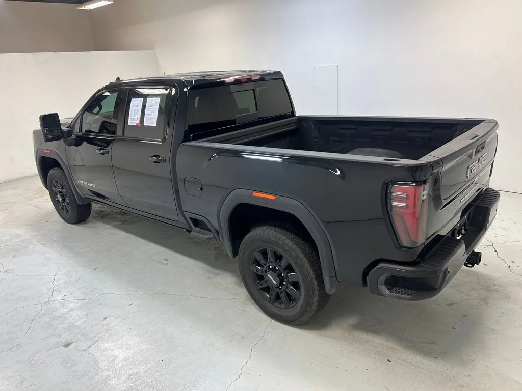 Used 2025 Onyx Black GMC AT4 image 5
