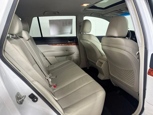 Used 2011 Satin White Pearl Subaru 2.5i image 5