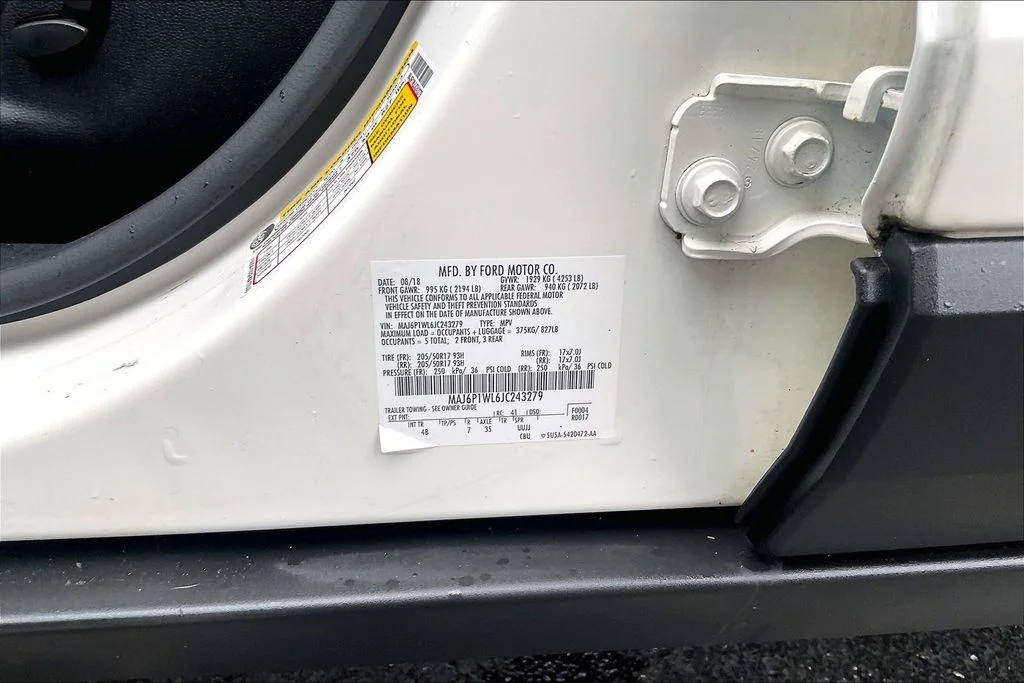 Used 2018 Diamond White Ford Titanium image 33