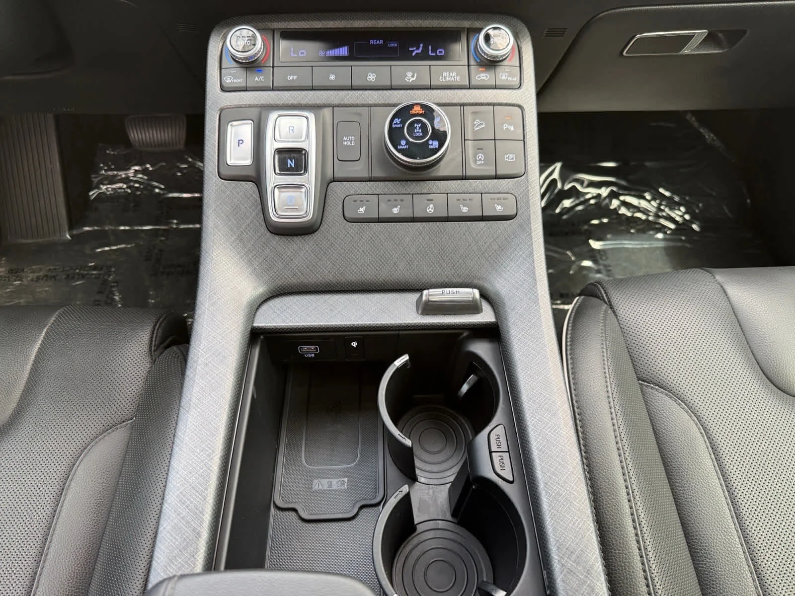 2024 Hyundai Palisade Limited - Photo 14