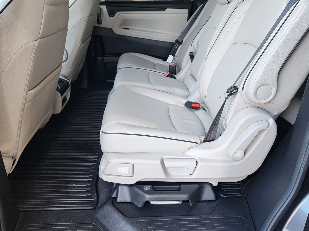 2026 Honda Odyssey Touring - Photo 16