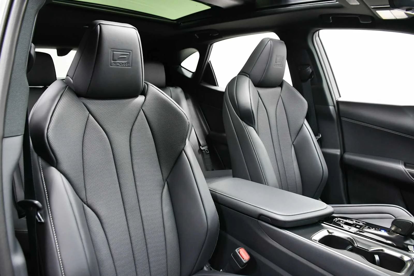 2026 Lexus NX PHEV 450h+ - Photo 23
