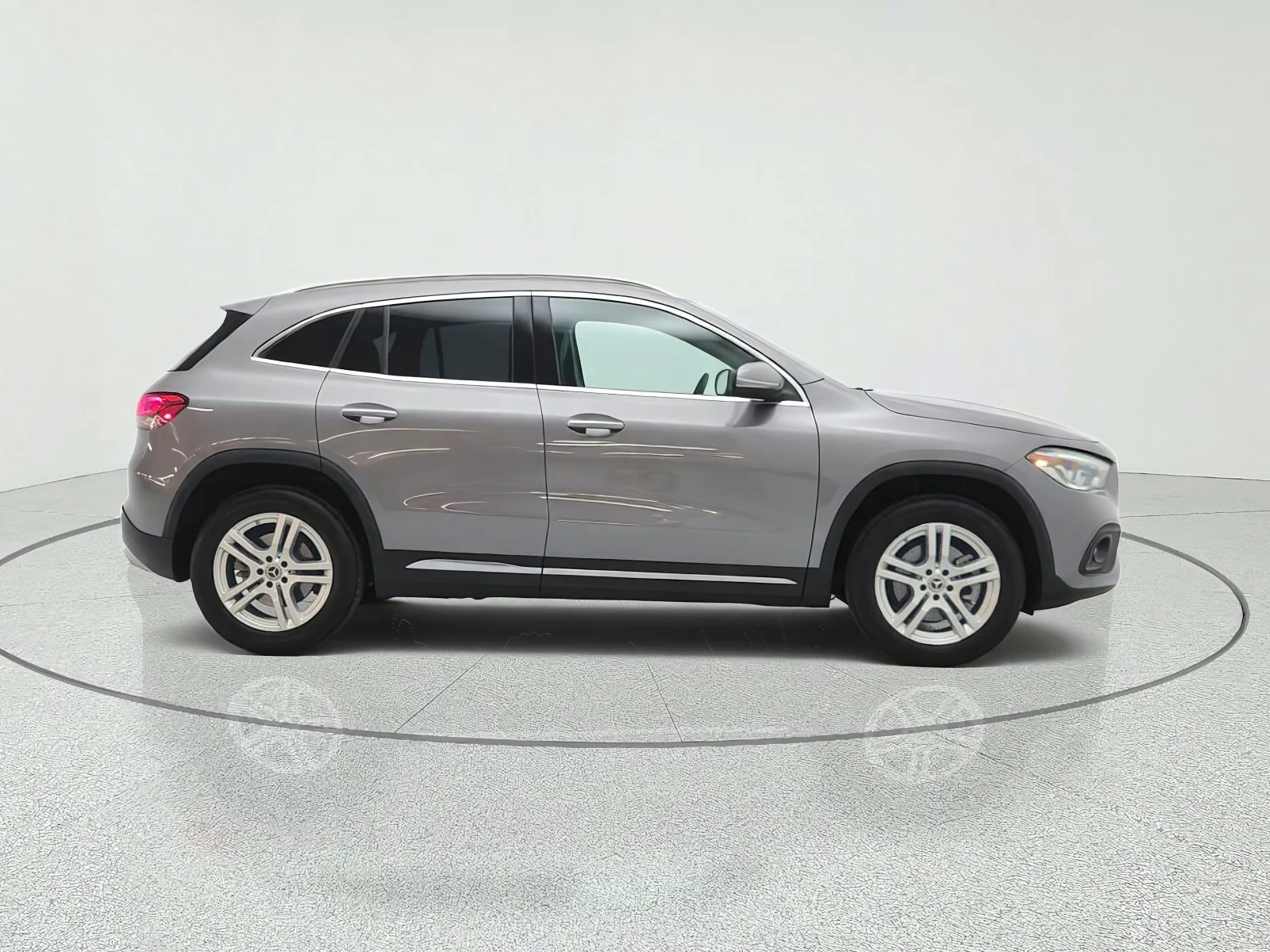 Used 2023 Mountain Grey Metallic Mercedes-Benz GLA 250 SUV image 4