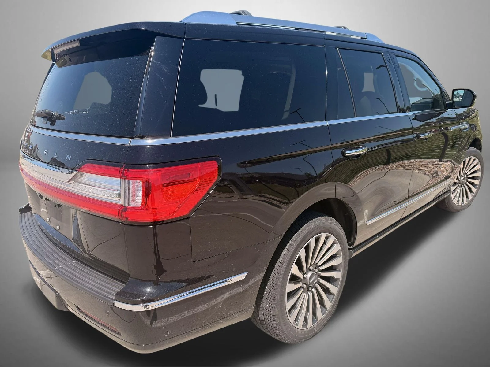 Used 2019 Black Lincoln Reserve image 3