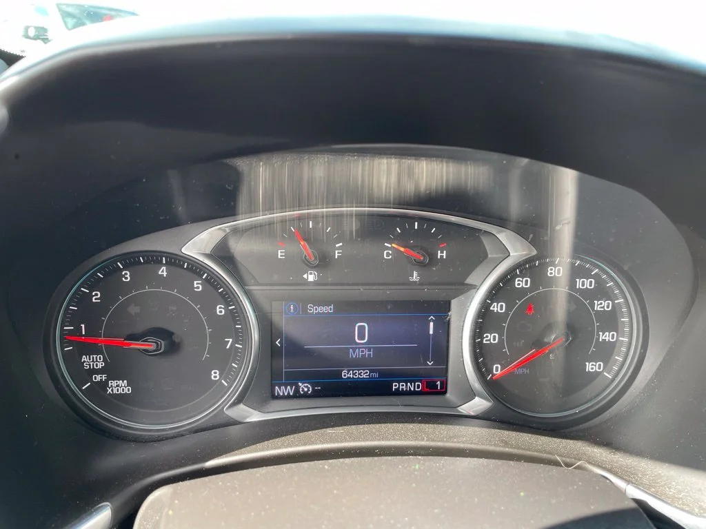 Used 2022 White Chevrolet LT image 23