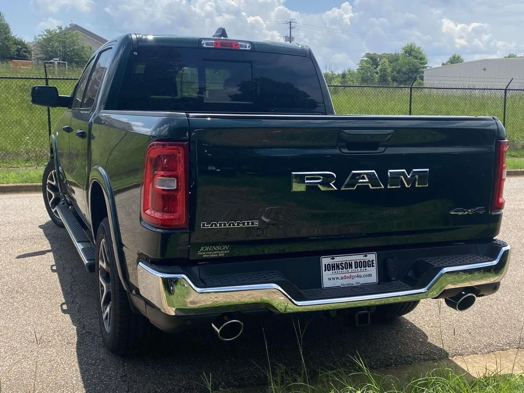 New 2026 Serrano-Green Metallic Exterior Paint RAM Laramie image 4