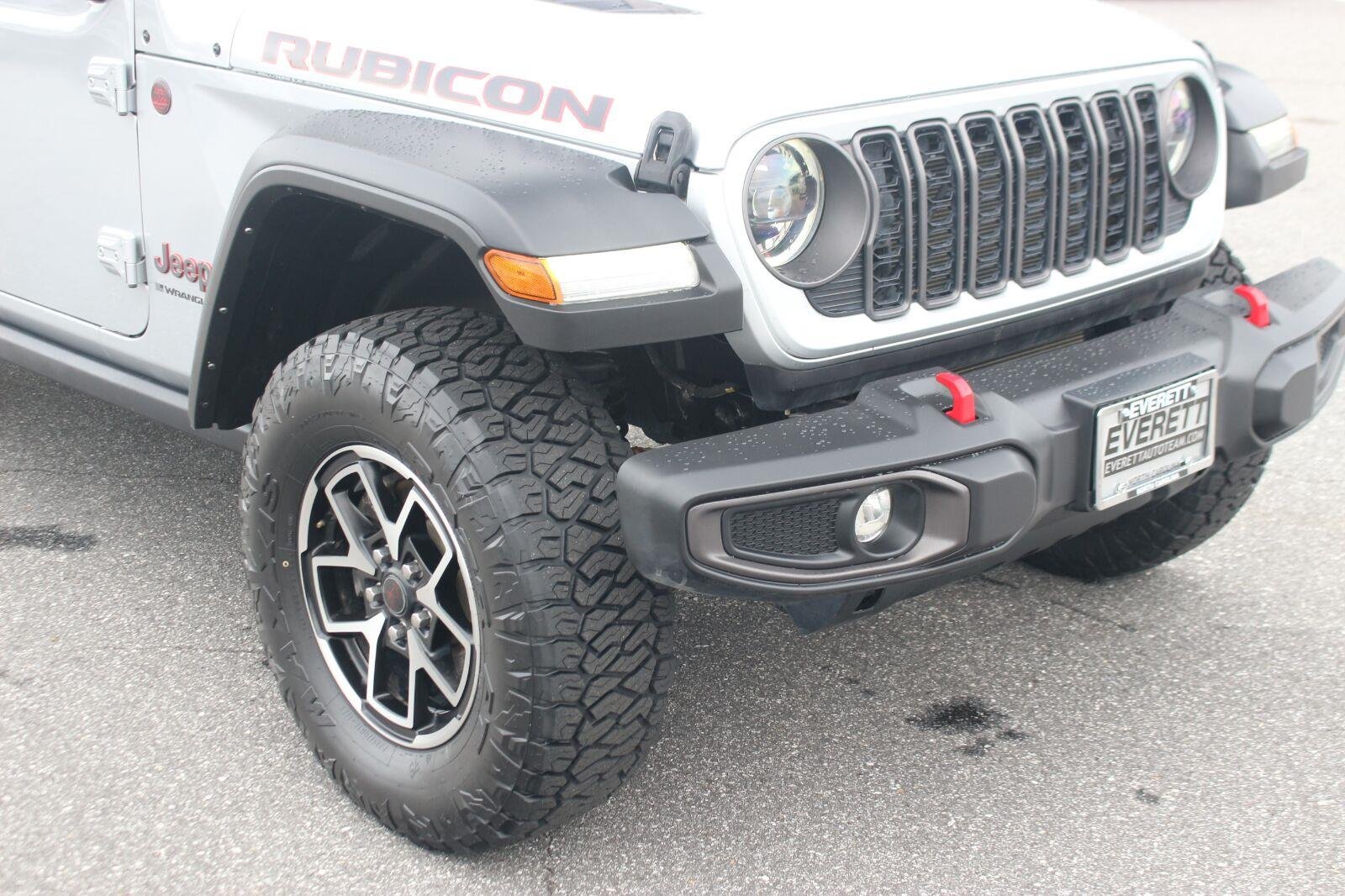Used 2024 White Jeep Rubicon image 9