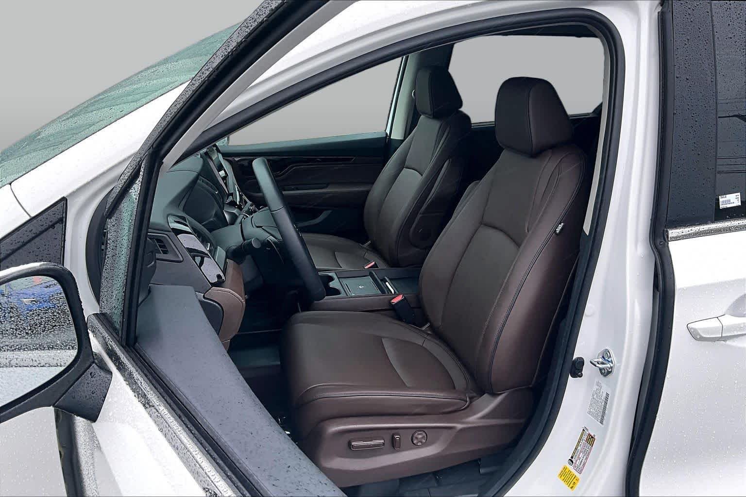 2026 Honda Odyssey Touring - Photo 8