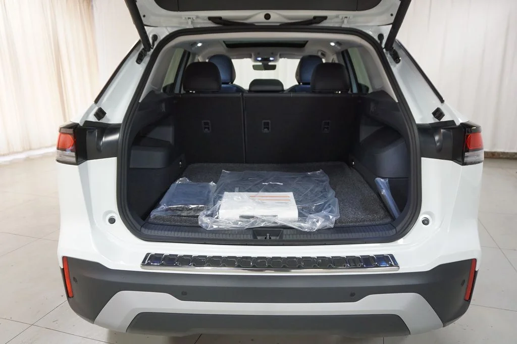 New 2026 Pure White Volkswagen 2.0T SE image 28