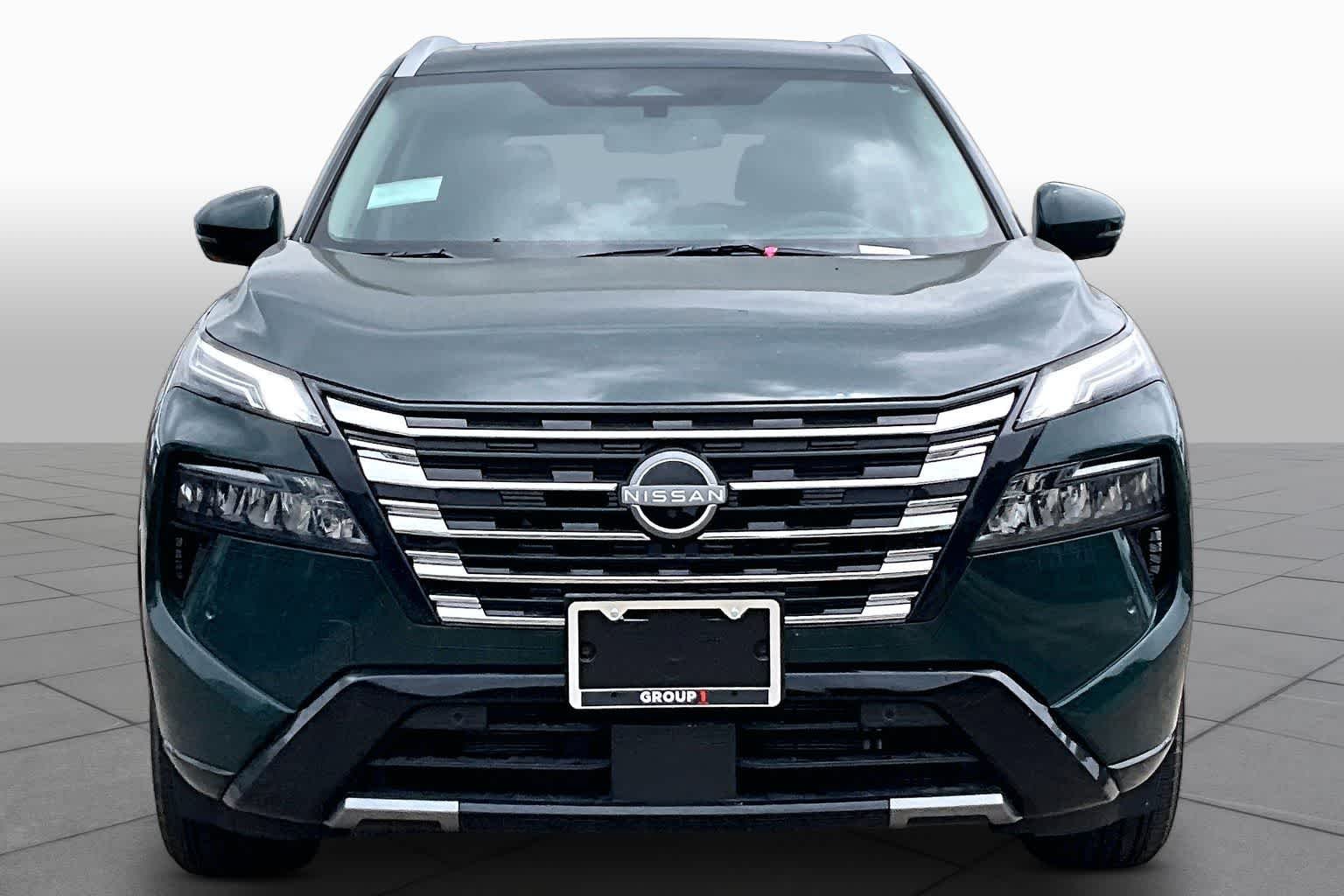 New 2026 Obsidian Green Nissan Platinum image 3