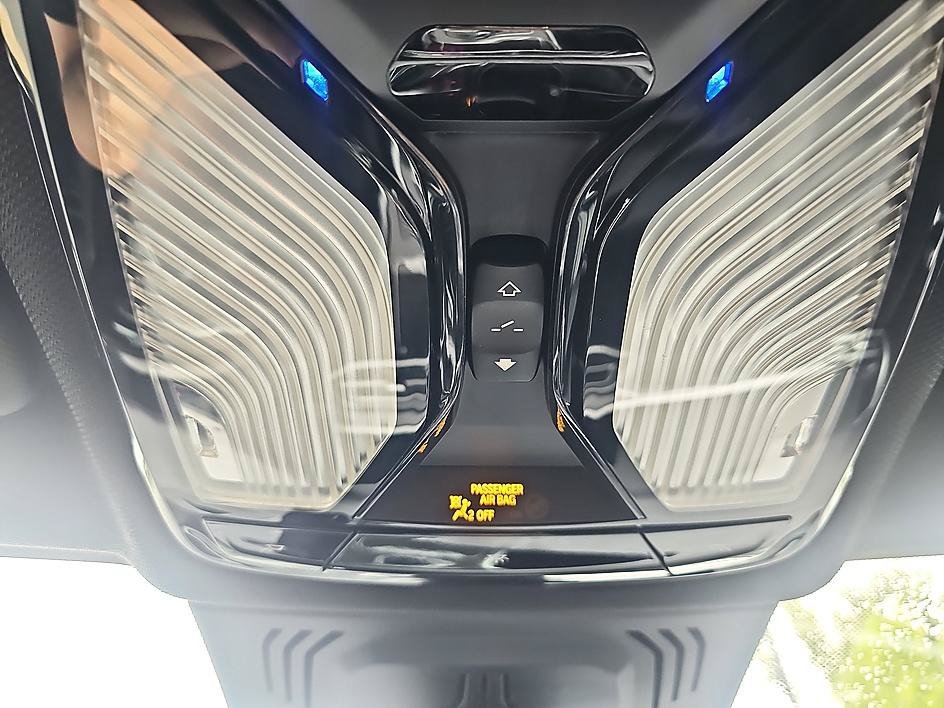 Used 2021 Black Sapphire Metallic BMW M50i image 31