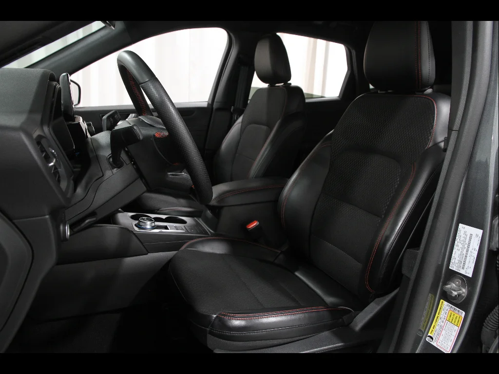 Used 2025 Carbonized Gray Ford ST-Line image 5