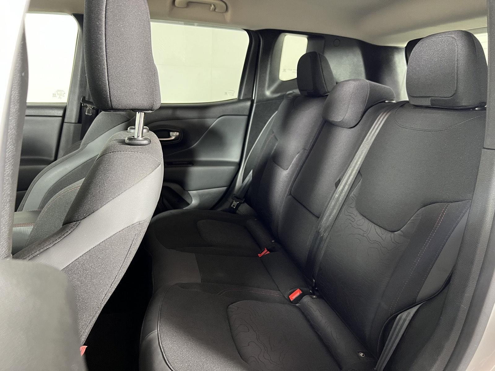 Used 2021 Glacier Metallic Clearcoat Jeep Trailhawk image 12