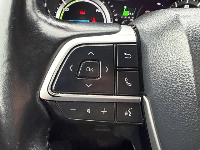 Used 2022 Moon Dust Toyota XLE image 19