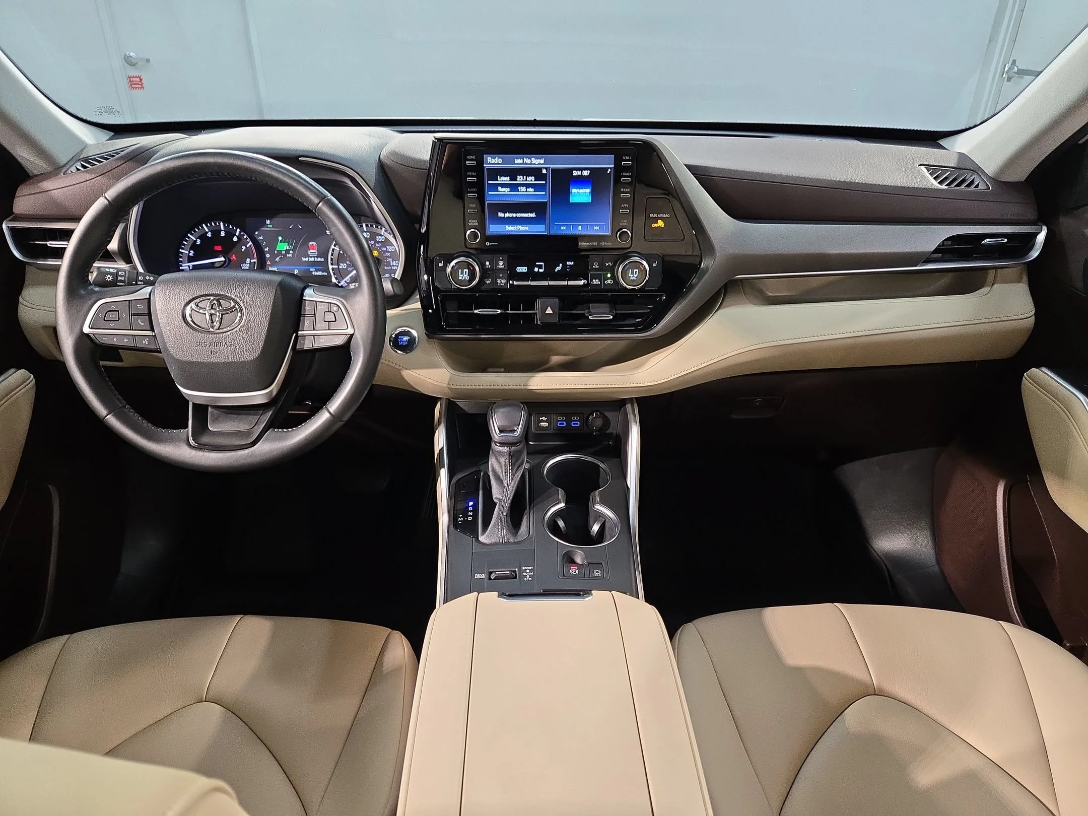 Used 2022 Wind Chill Pearl Toyota XLE image 10