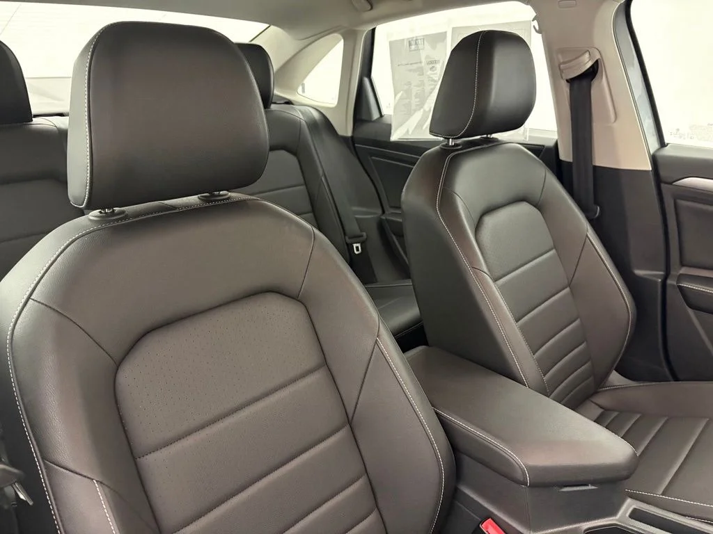 Used 2024 Silver Volkswagen 1.5T SE image 38