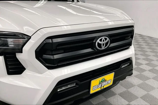 2025 Toyota Tacoma SR5 - Photo 33