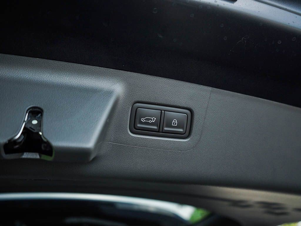 New 2026 Phantom Black Hyundai Limited 7P AWD image 9