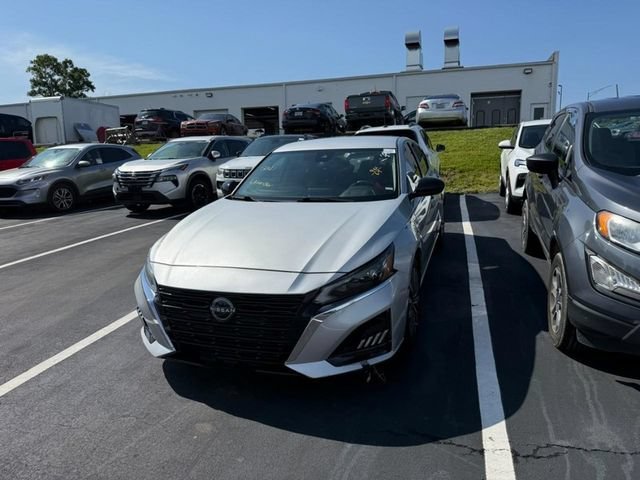 Used 2024 Silver Nissan 2.5 SV image 3