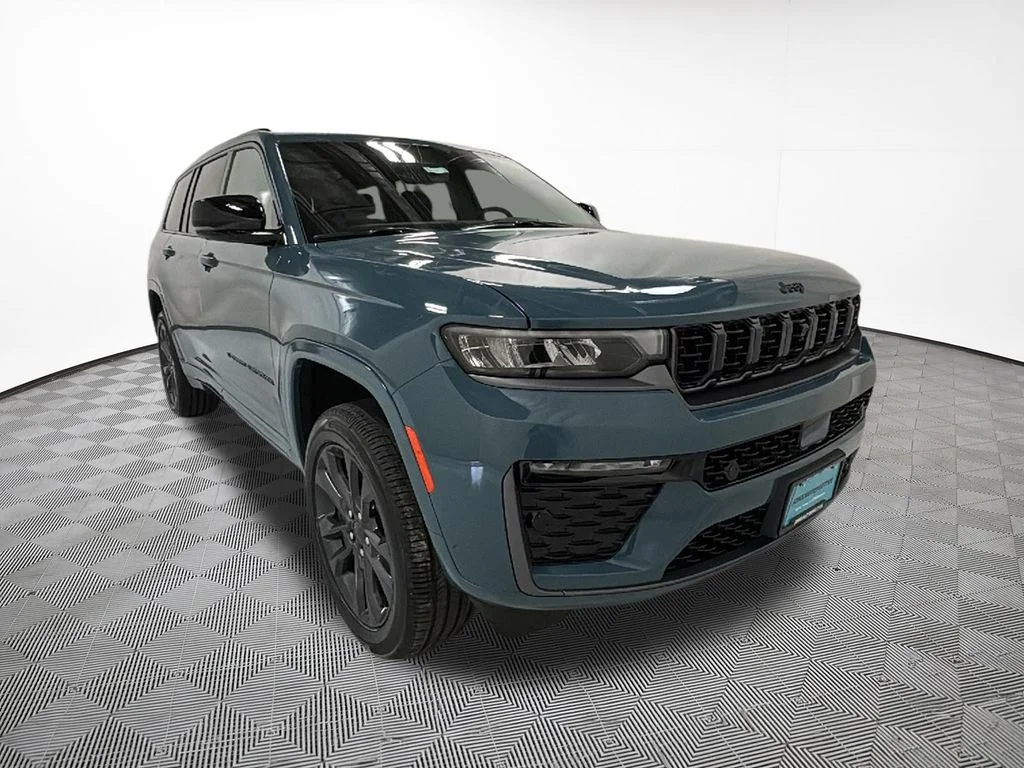 New 2026 Steel Blue Exterior Paint Jeep Limited image 4