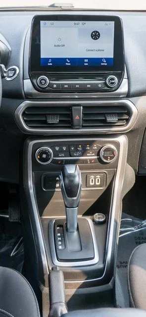 Used 2022 White Ford SE image 16
