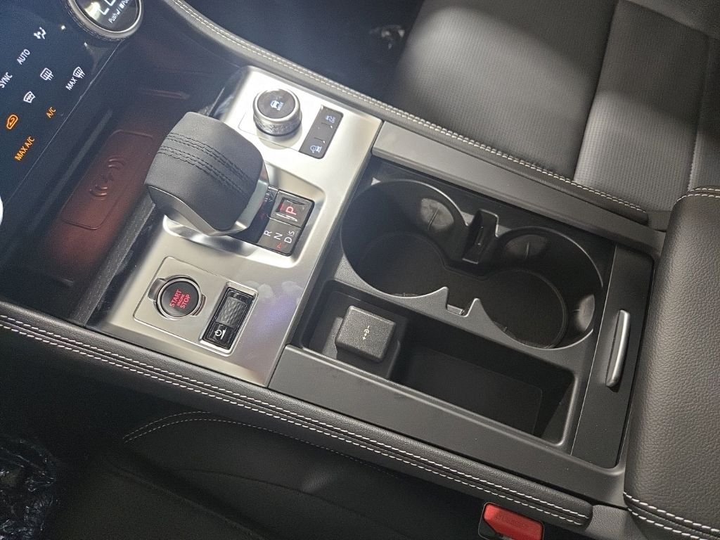 2026 Jaguar F-Pace R-Dynamic S - Photo 13