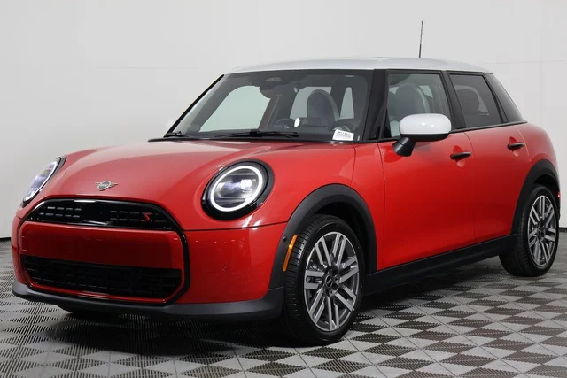 2026 MINI 4 Door Signature Plus