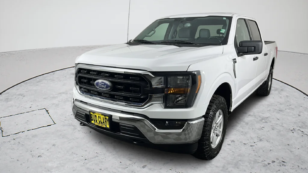 Used 2023 White Ford XLT image 1