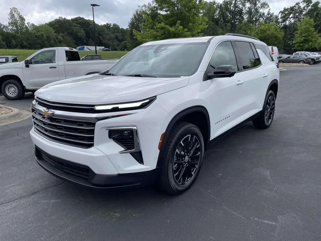 New 2026 Summit White Chevrolet LT image 3