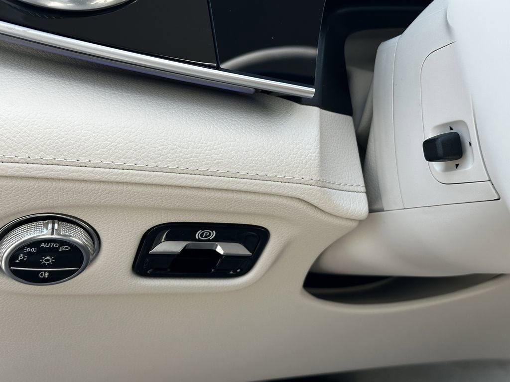 New 2026 MANUFAKTUR Alpine Grey Mercedes-Benz EQS 400 image 68