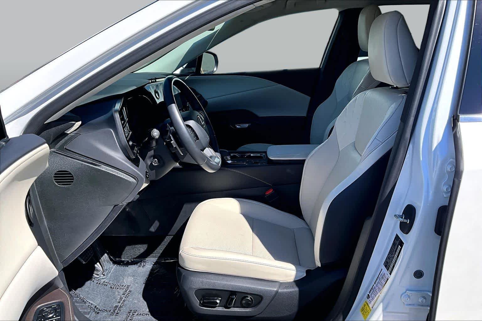 Certified Used 2023 EMINENT WHITE PEARL Lexus  image 7
