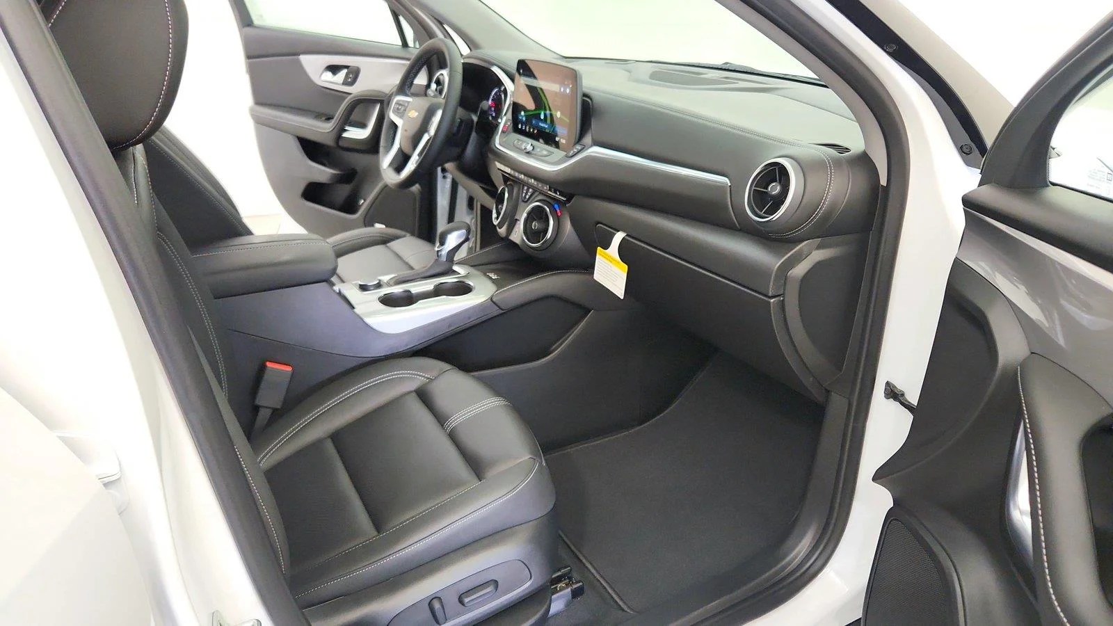 New 2026 Summit White Chevrolet 3LT image 27