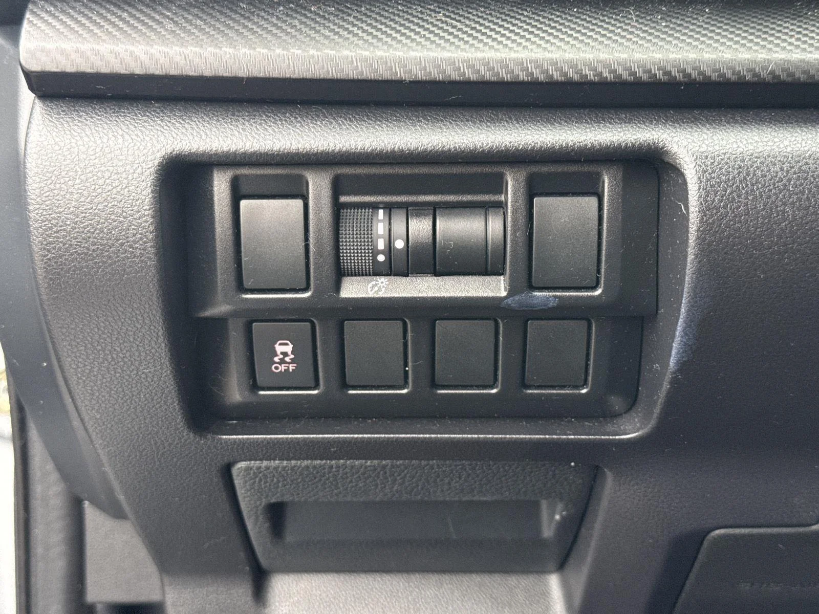 Used 2019 Ice Silver Metallic Subaru Premium image 15