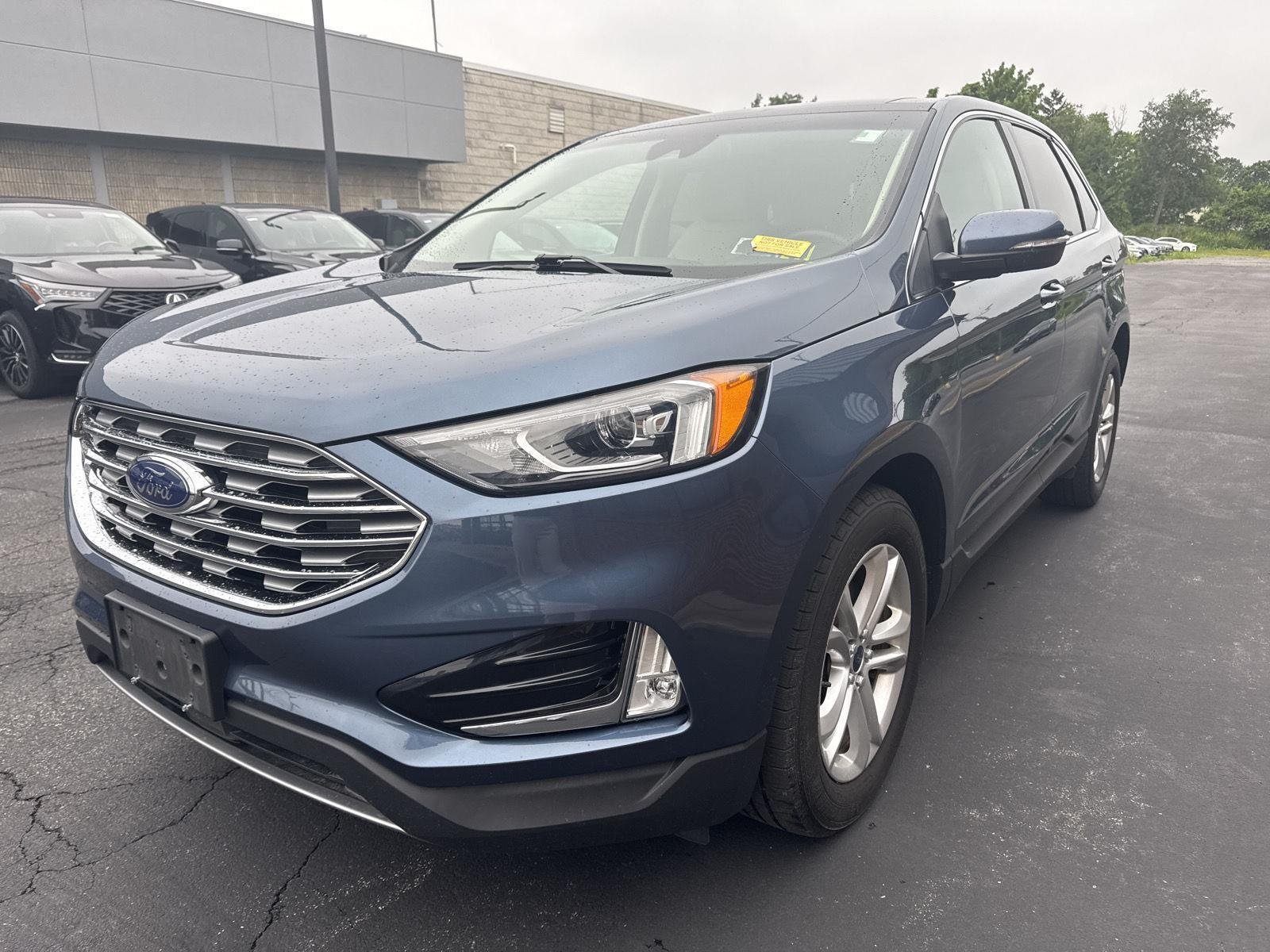 Used 2019 Blue Ford SEL image 3