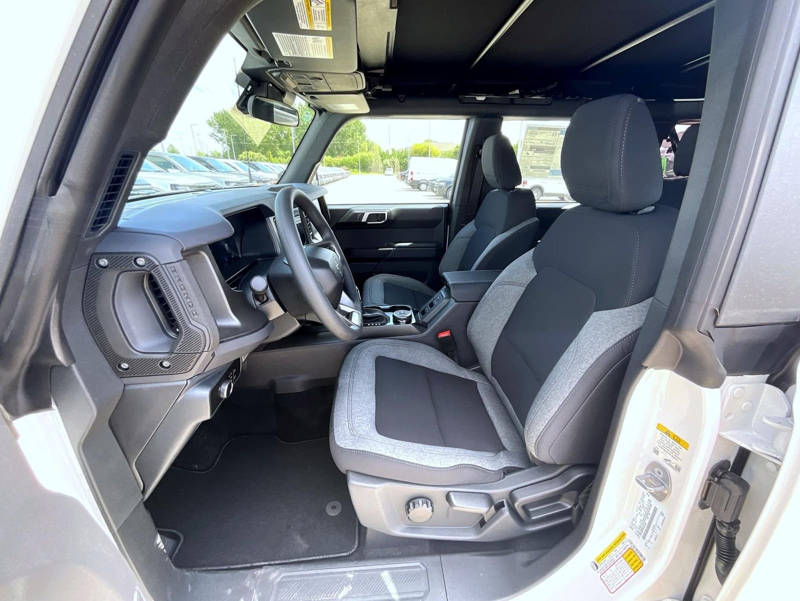 2025 Ford Bronco 4-Door Base - Photo 9