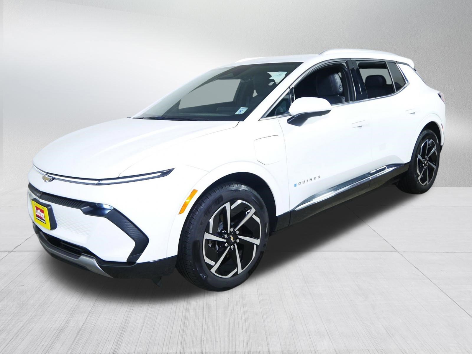 Used 2024 Summit White Chevrolet 2LT image 3