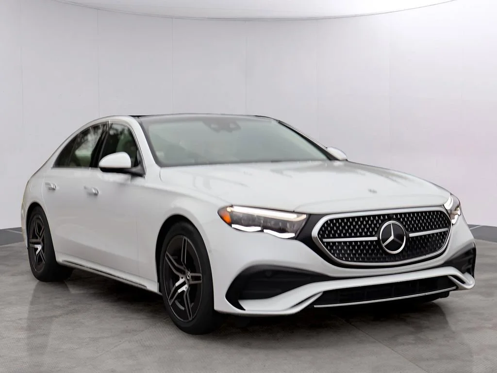 New 2026 MANUFAKTUR Moonlight White Metallic Mercedes-Benz E 350 image 45