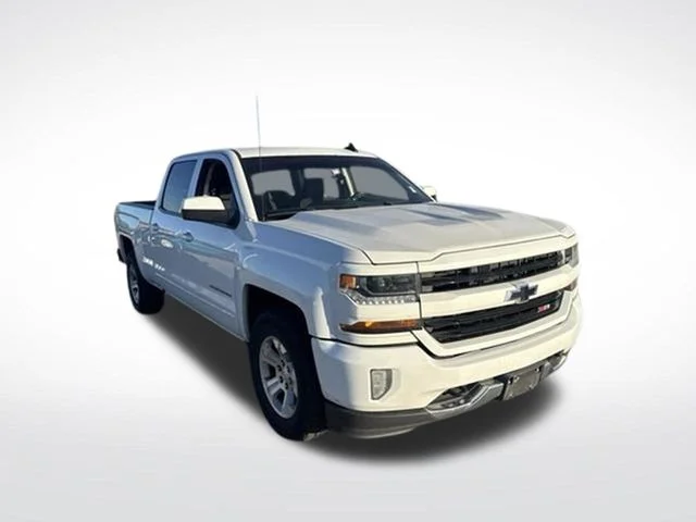 Used 2018 White Chevrolet LT image 3