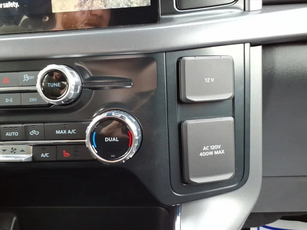 New 2026 Oxford White Ford XLT image 24