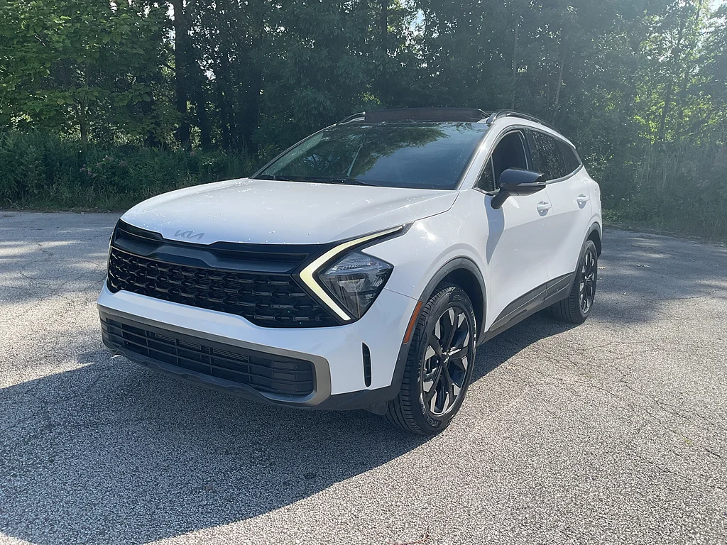 Used 2023 Glacial White Pearl Kia X-Line image 3