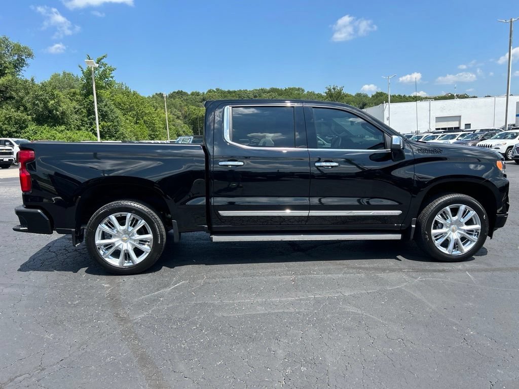New 2026 Black Chevrolet High Country image 4